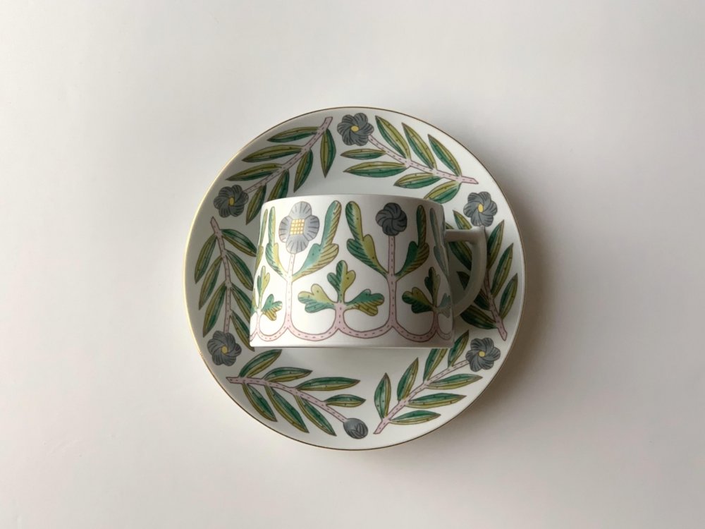 鹿児島睦さんデザインのカップ＆ソーサーを購入 | LEE