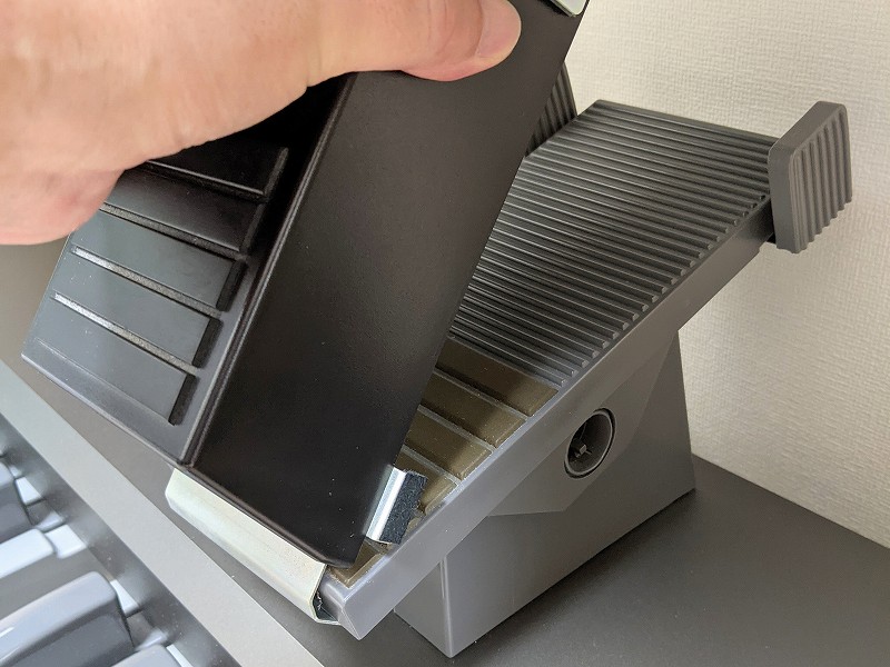 子どものエレクトーンに必須【エクスプレッションペダル用補助ペダル