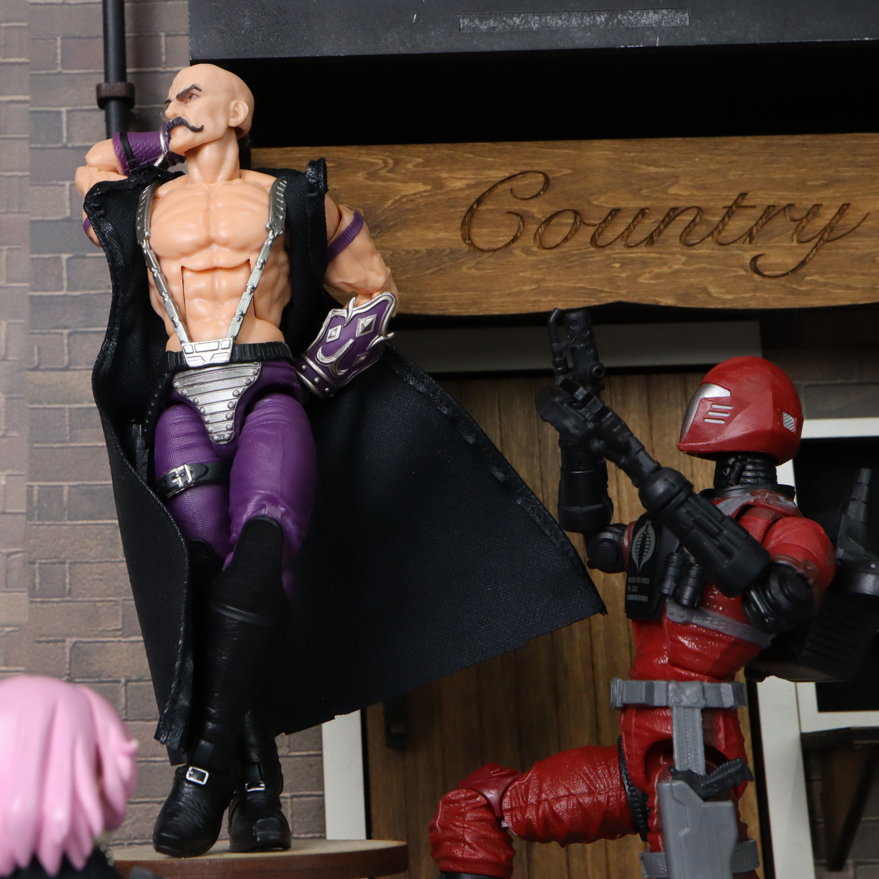 G.I. Joe Classified 43 Doctor Mindbender & 60 CRIMSON B.A.T.