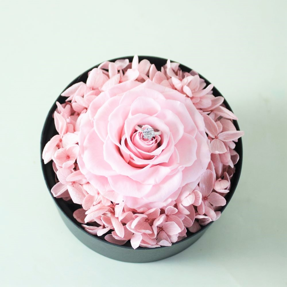 プリザーブドピンクバラのリングケース