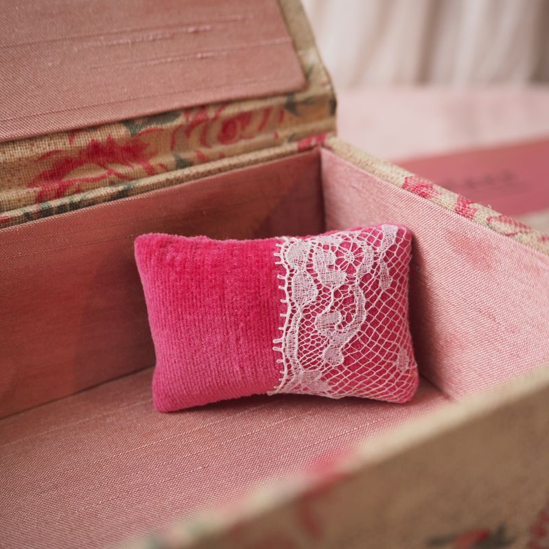 ミニミニクッション ピンク/レース飾り boutique・洋裁/手芸