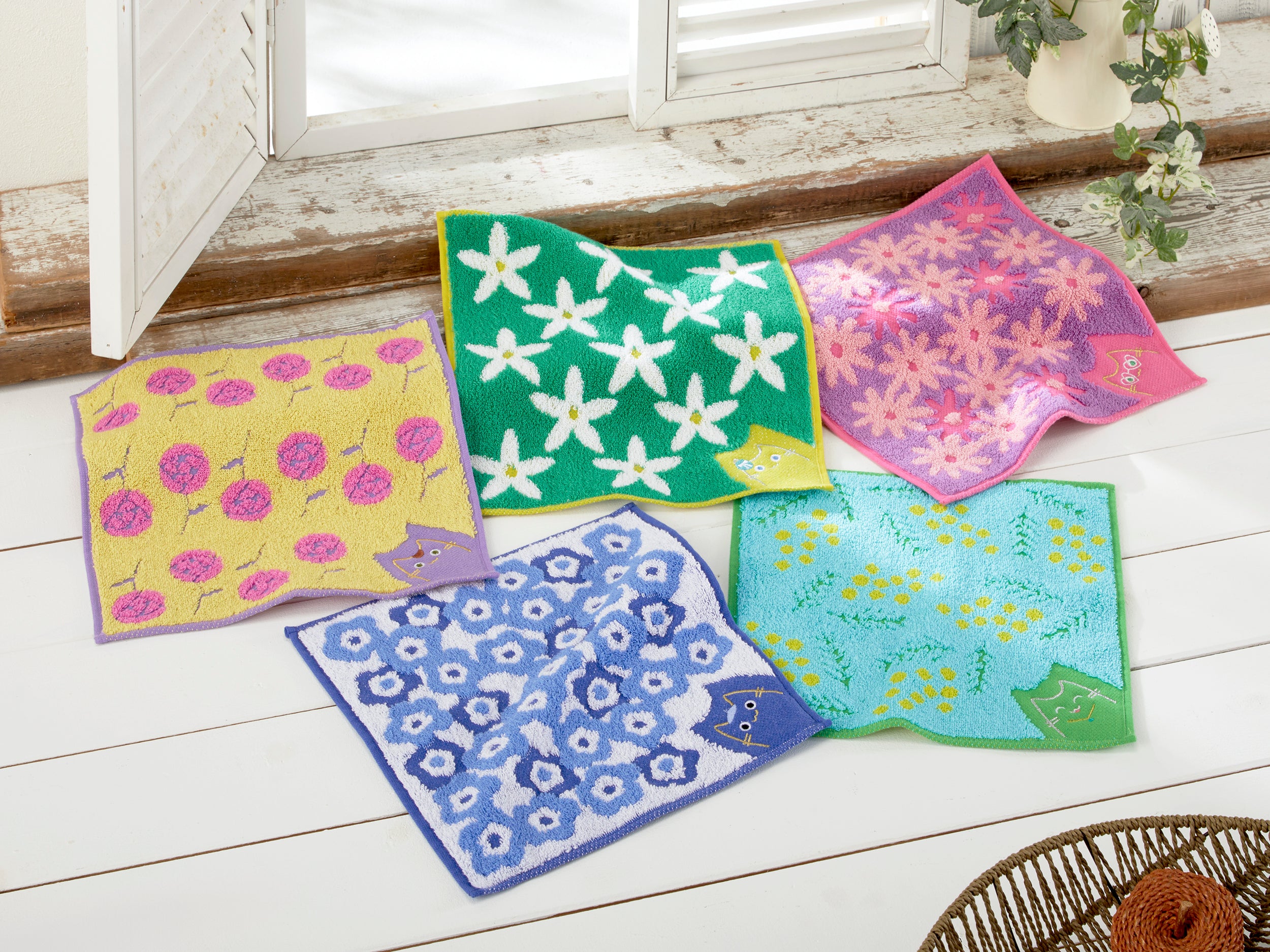 OHANYAYA-SAN(おはにゃやさん) ガーベラ タオルハンカチ – we LiOru shop