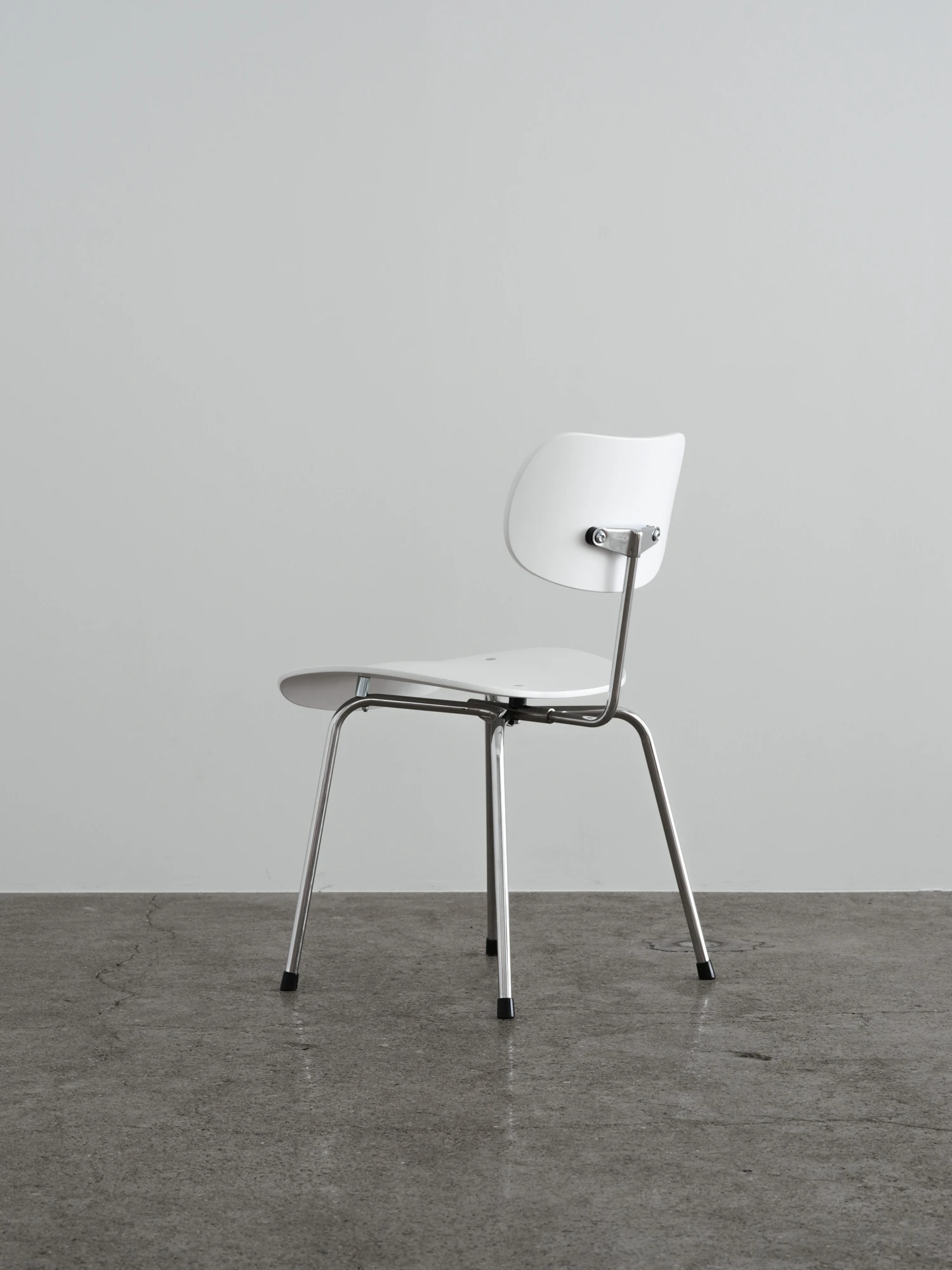SE 68 SU STACKABLE CHAIR - licht-gallery