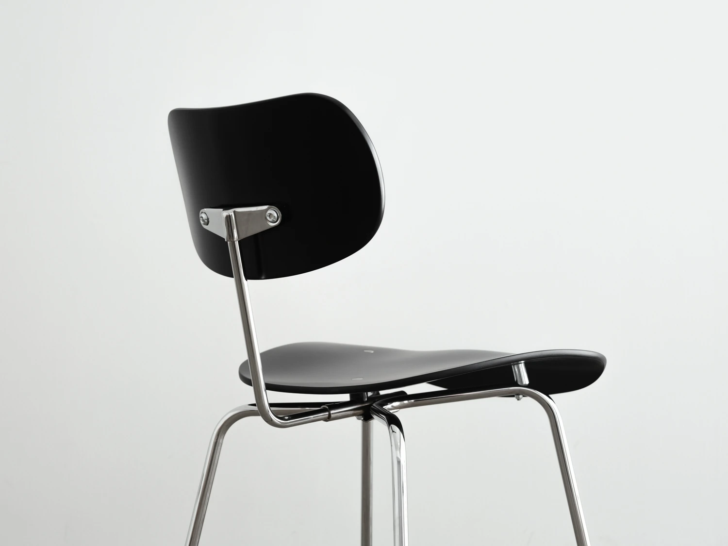 SE 68 SU STACKABLE CHAIR - licht-gallery