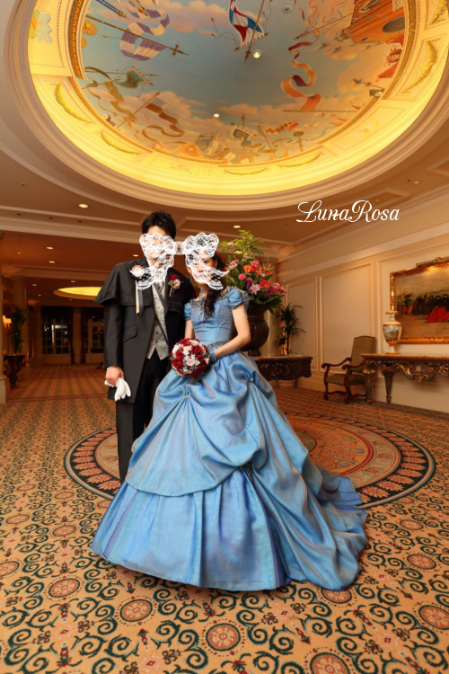 ワインレッド×ブルースターのシックなラウンドブーケ♡＠ディズニー