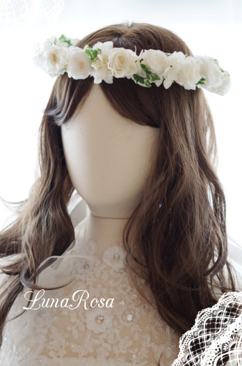 バラとアイビーの白×グリーンのプリザーブドフラワー花冠♡