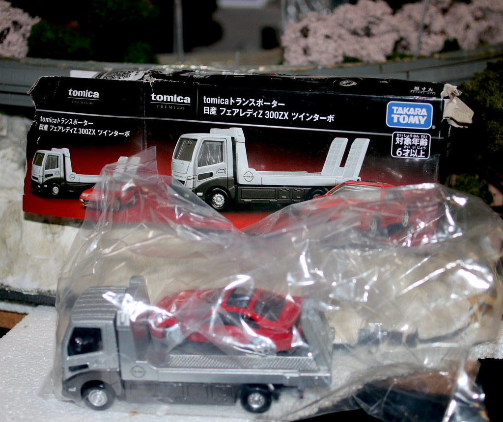 The One about the Tomica Premium - Tomica Transporter: Nissan