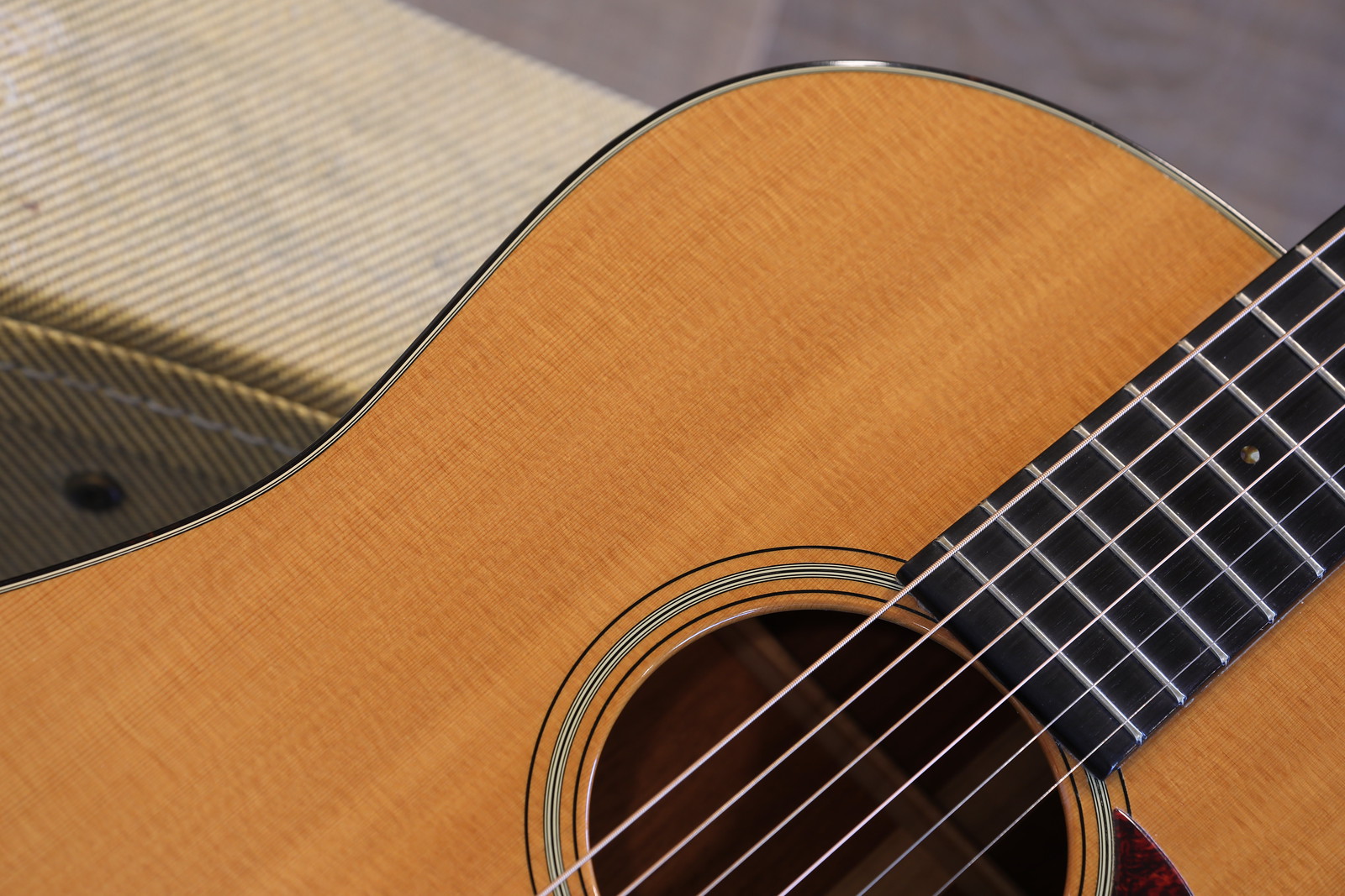 1997 Martin D-18V MS Vintage Series Acoustic Guitar Natural + OHSC