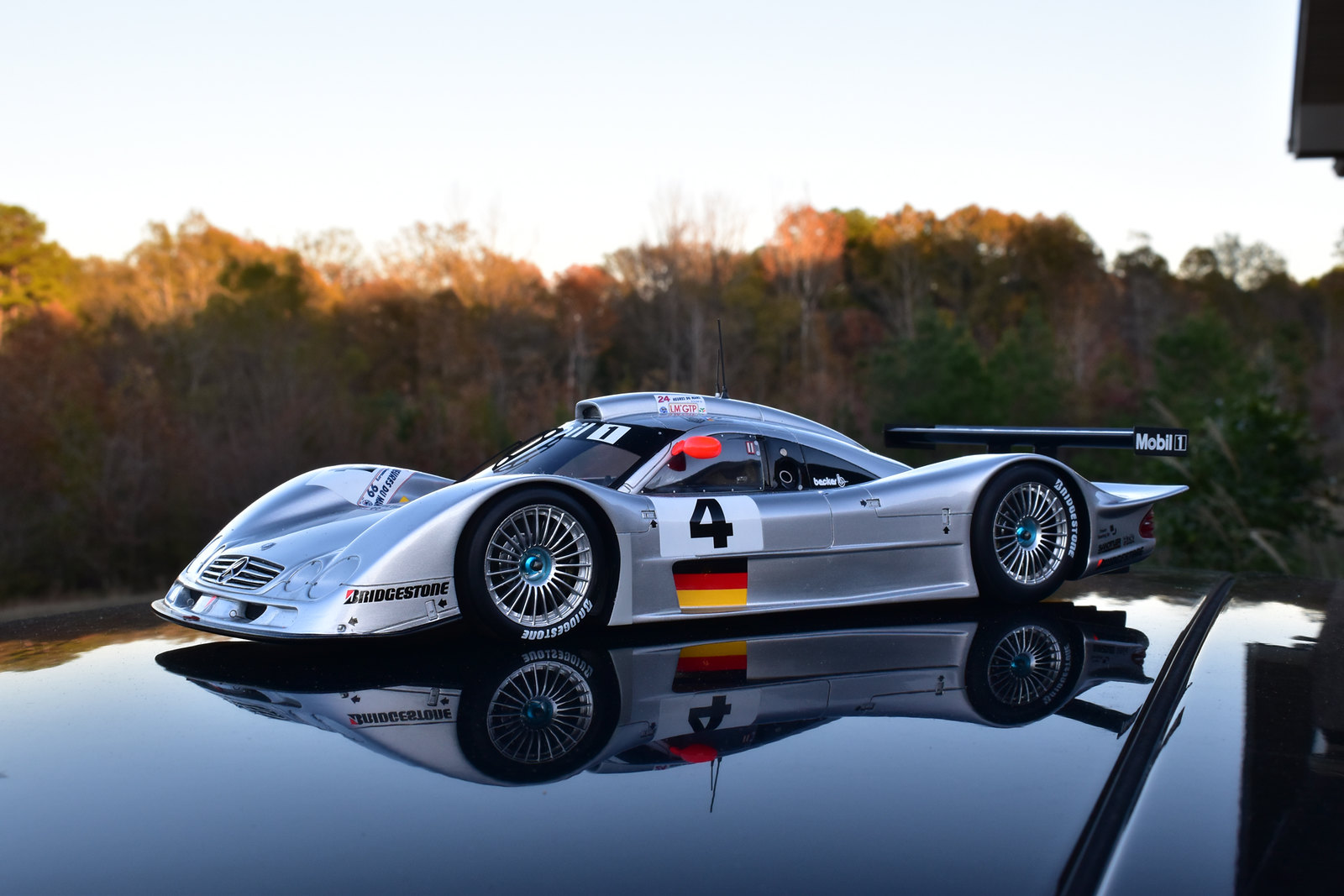 Spark 1999 Mercedes-Benz CLR #4 LM GTP | DiecastXchange Forum