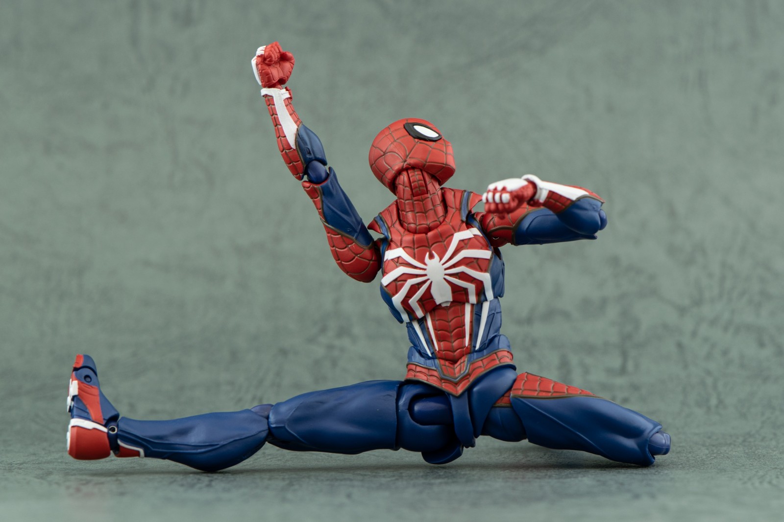 レビュー】S.H.figuarts スパイダーマン アドバンス・スーツ : 関節