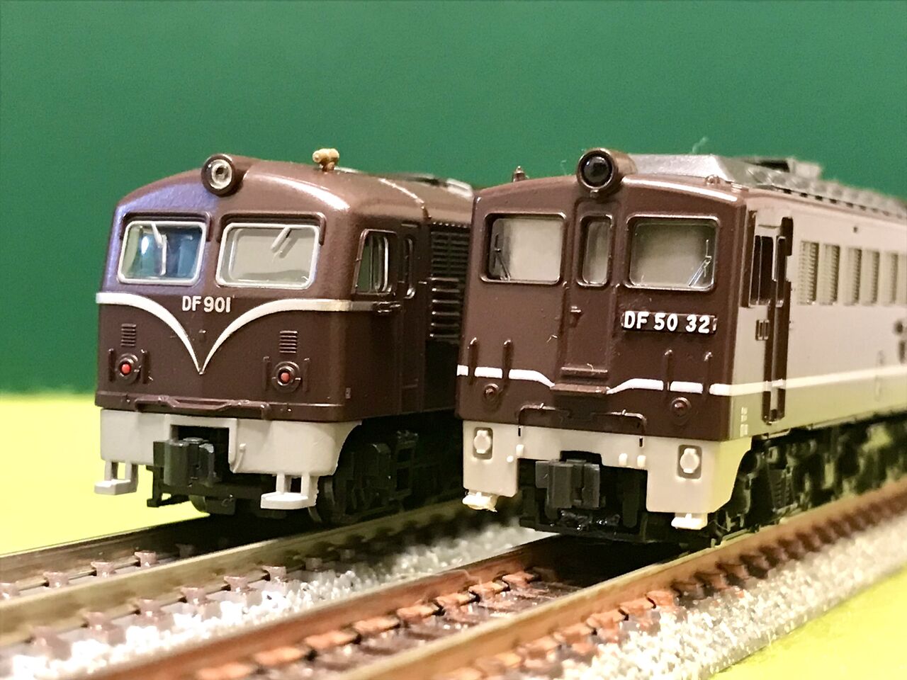 トミックスの「DF50形」とマイクロエースの「DF90型」を並べてみました