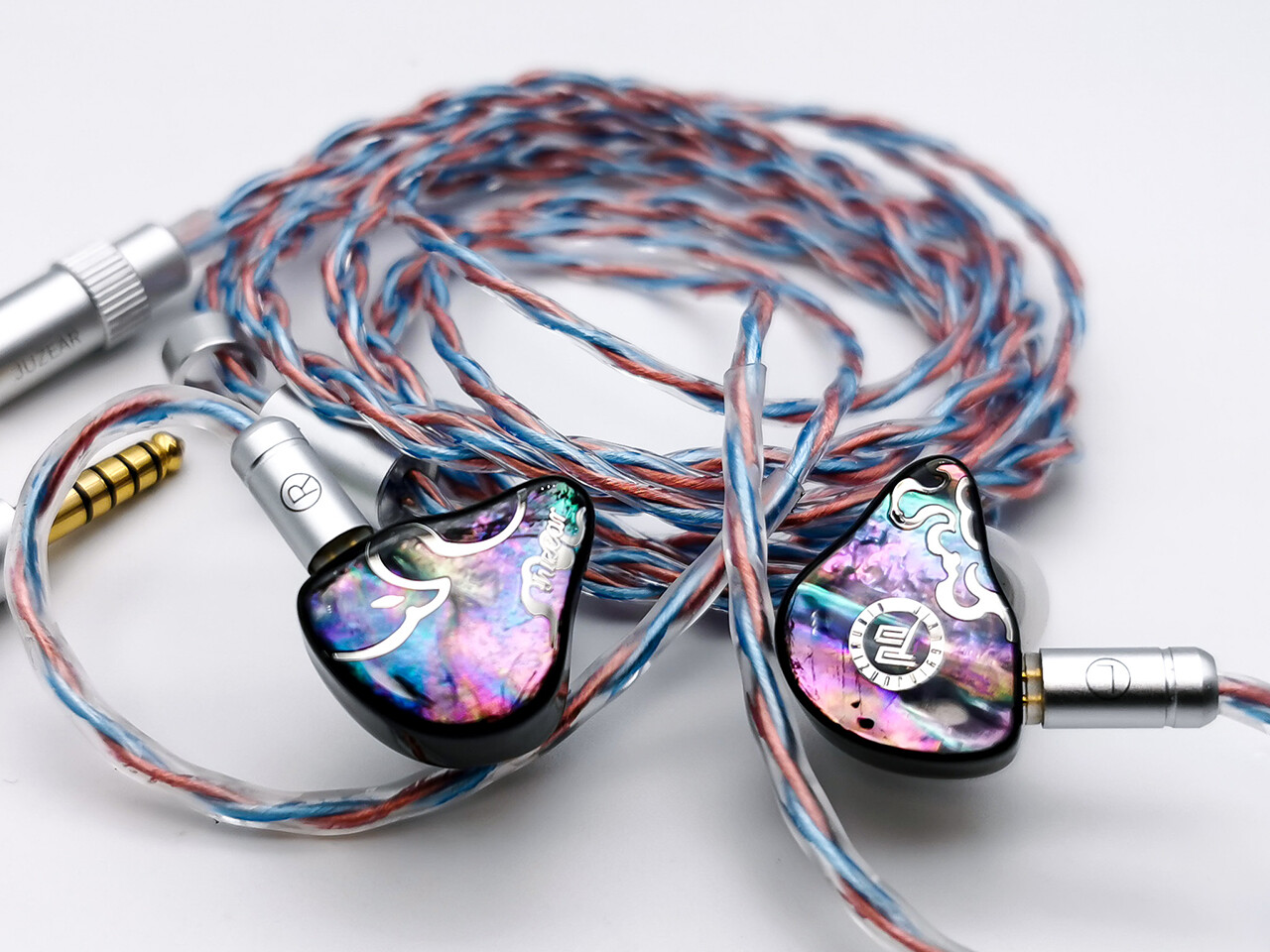 JUZEAR x Z Reviews Defiant (鳴神)」 カラフルで魅力的な外観に