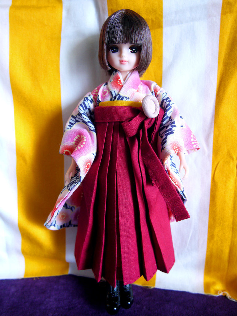 リカちゃんに袴を縫ってみた（型紙付き） : カフェ・ド・犬