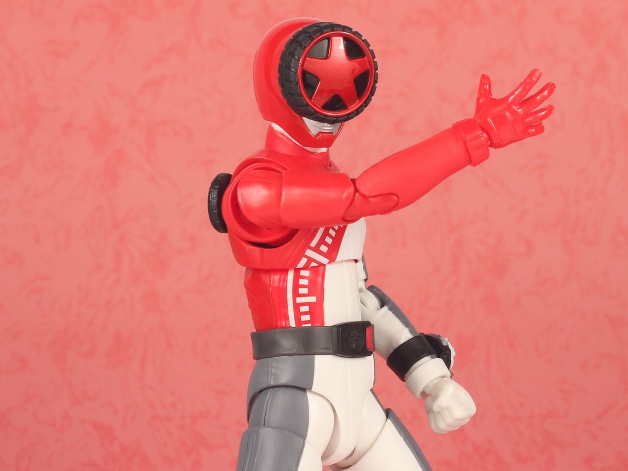 レビュー】S.H.Figuarts ブンレッド : dark's toy