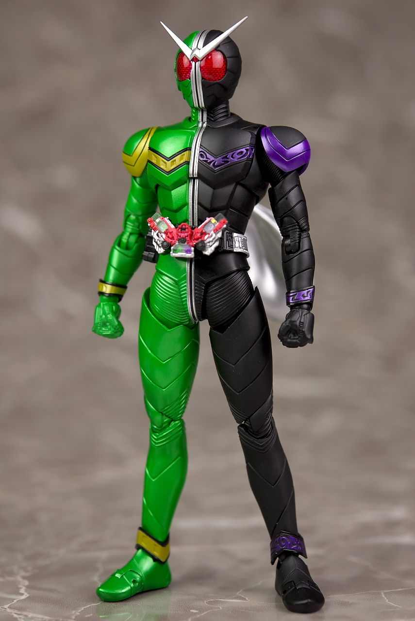 S.H.フィギュアーツ (真骨彫製法) サイクロンジョーカー レビュー : は