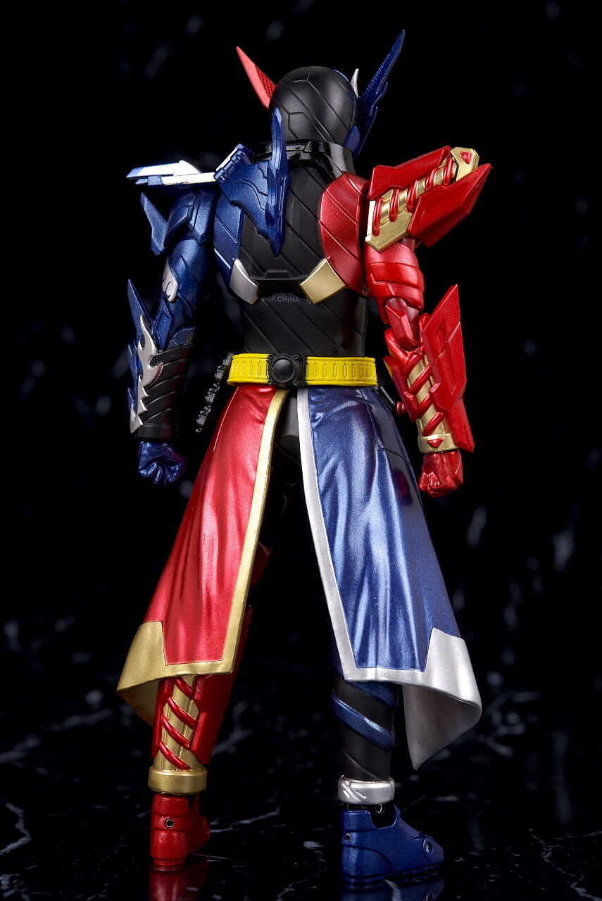 S.H.フィギュアーツ 仮面ライダービルド クローズビルドフォーム