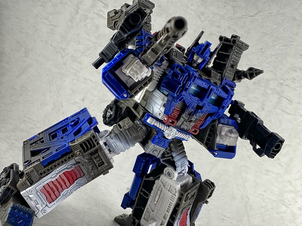 トランスフォーマー WFC-08 ウルトラマグナス レビュー : えるけーえぬ