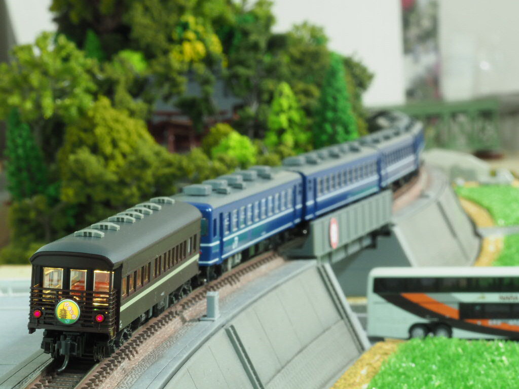 KATO マイテ49 2 入線しました : 7畳部屋の鉄道模型