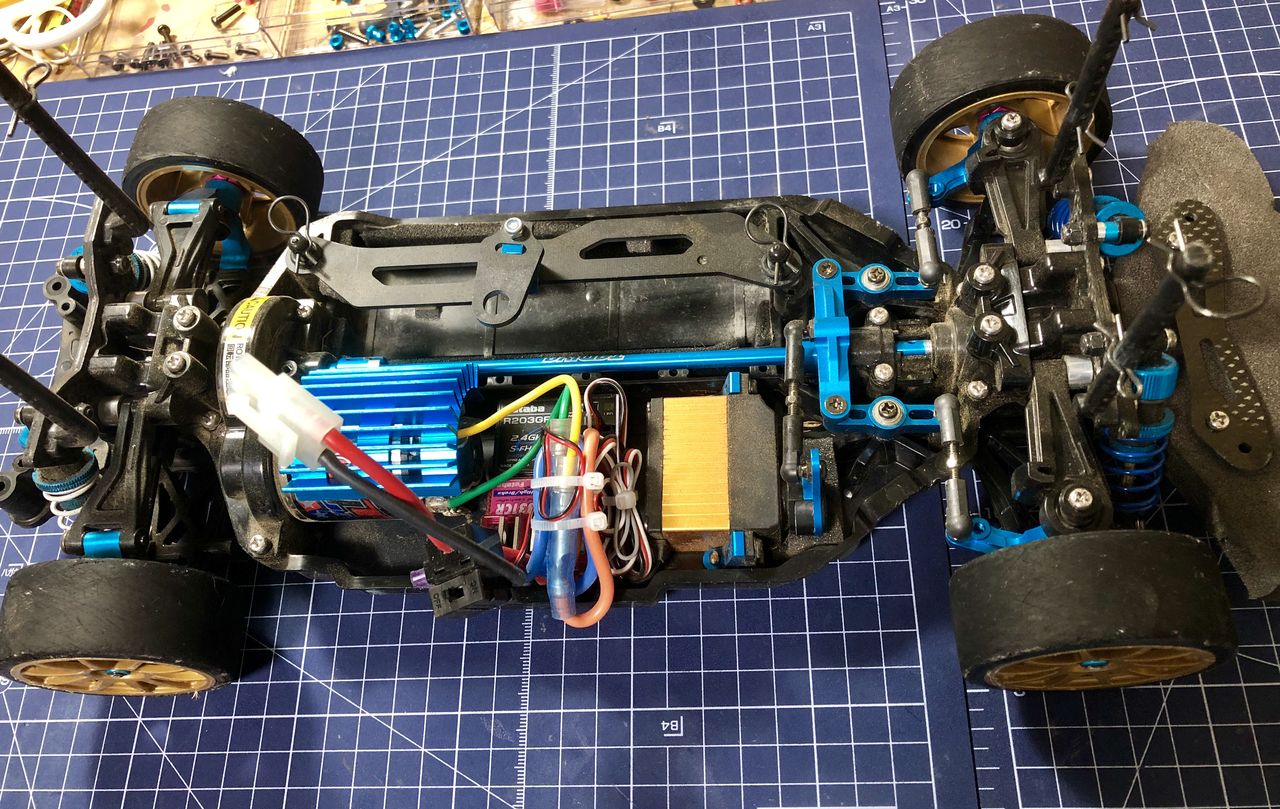 TT-02 をドリフト仕様にする : 小学生の息子とラジコン始めました。