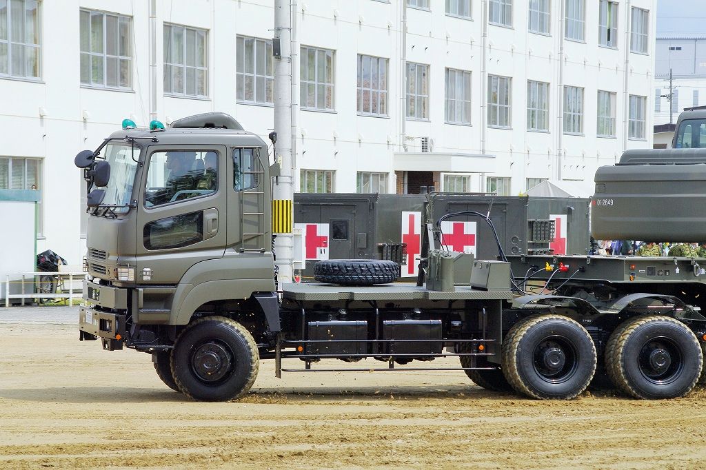 セミトレーラー用新型けん引車 : エヌティーさんの検修庫(trans5885)