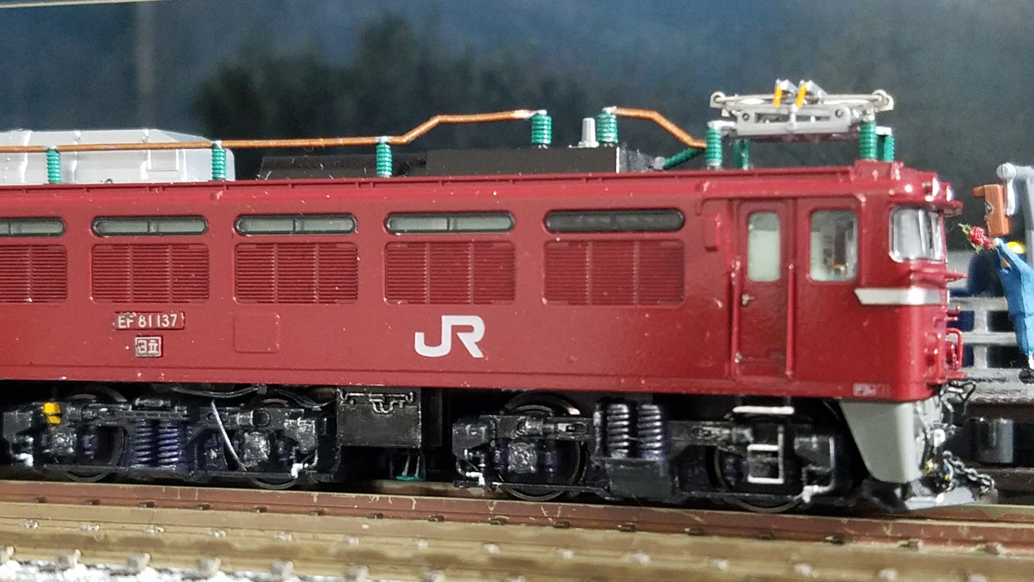 Kato 3021-8 EF81 ヒサシ付きJR東日本色の追加加工整備 : （仮称）東北