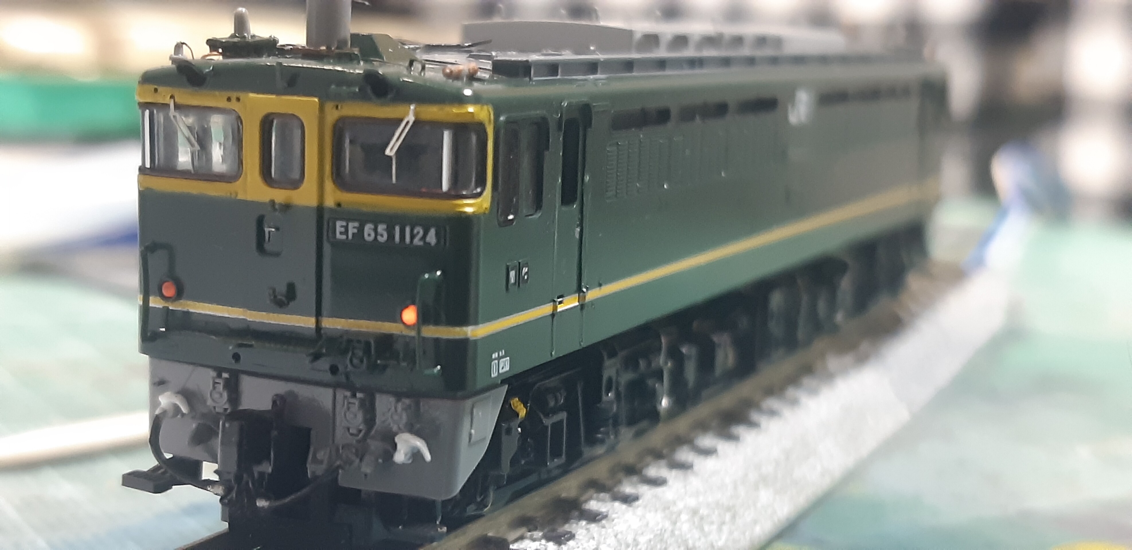 TOMIX 9165 EF65 1124 トワイライトEX色の精密加工 その④完成