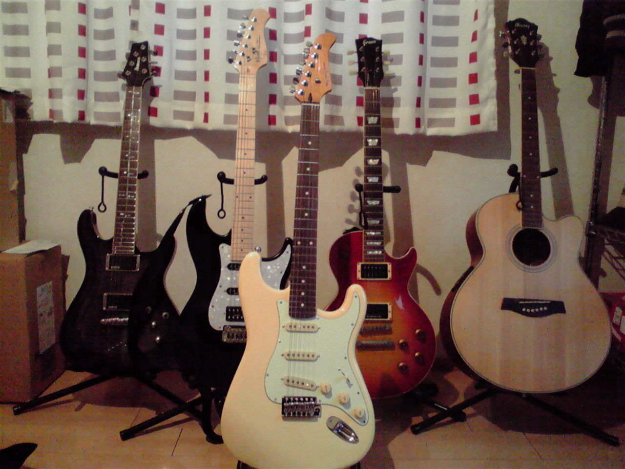 mushroom guitars マッシュルーム ストラトキャスター MUSHROOM ギター