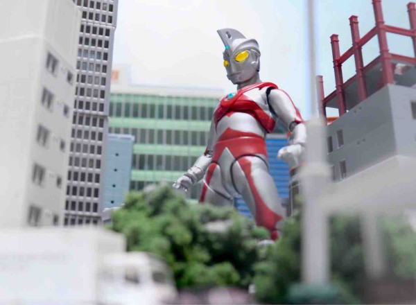 フィギュア用巨大特撮セットで遊ぼう(市街地編) : ROAD OF HOBBY