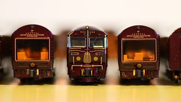KATO クルーズトレイン「ななつ星in九州」(10-1519) : KurekouPortal