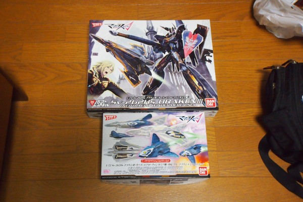 バンダイ 1/72：Sv-262Hs ドラケンⅢ（キース機）＆リル・ドラケン+