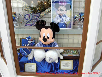 数々ある25周年関連グッズ。こんな限定商品はいかがですか