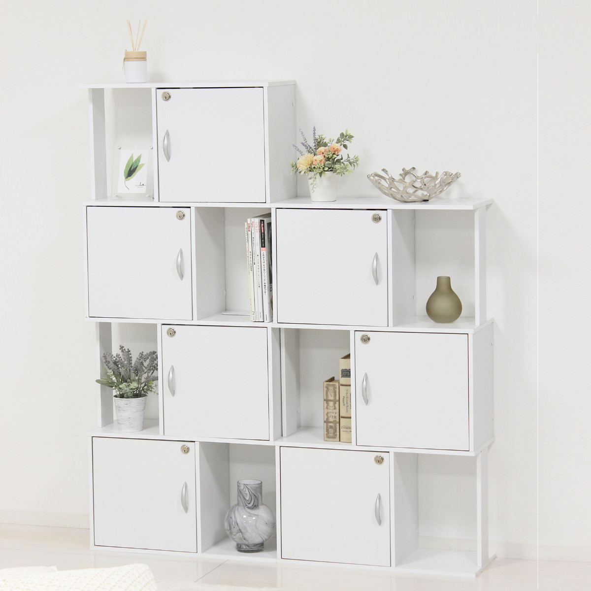 収納ラック 4段 鍵付き扉 ジグザグデザイン 幅59cm （ ジグザグラック