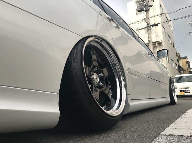 クラウンアスリートの18クラウン・車高短・ホイール交換・アッパー