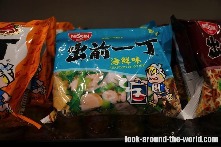 出前一丁ファクトリー＠香港国際空港・激レア袋麺やグッズが揃う施設へ