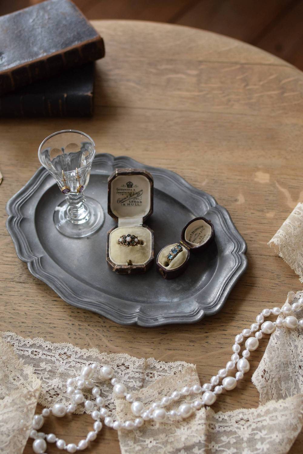 エタンオーバルプレート.2 花リム フランス アクセサリートレイ ピューター