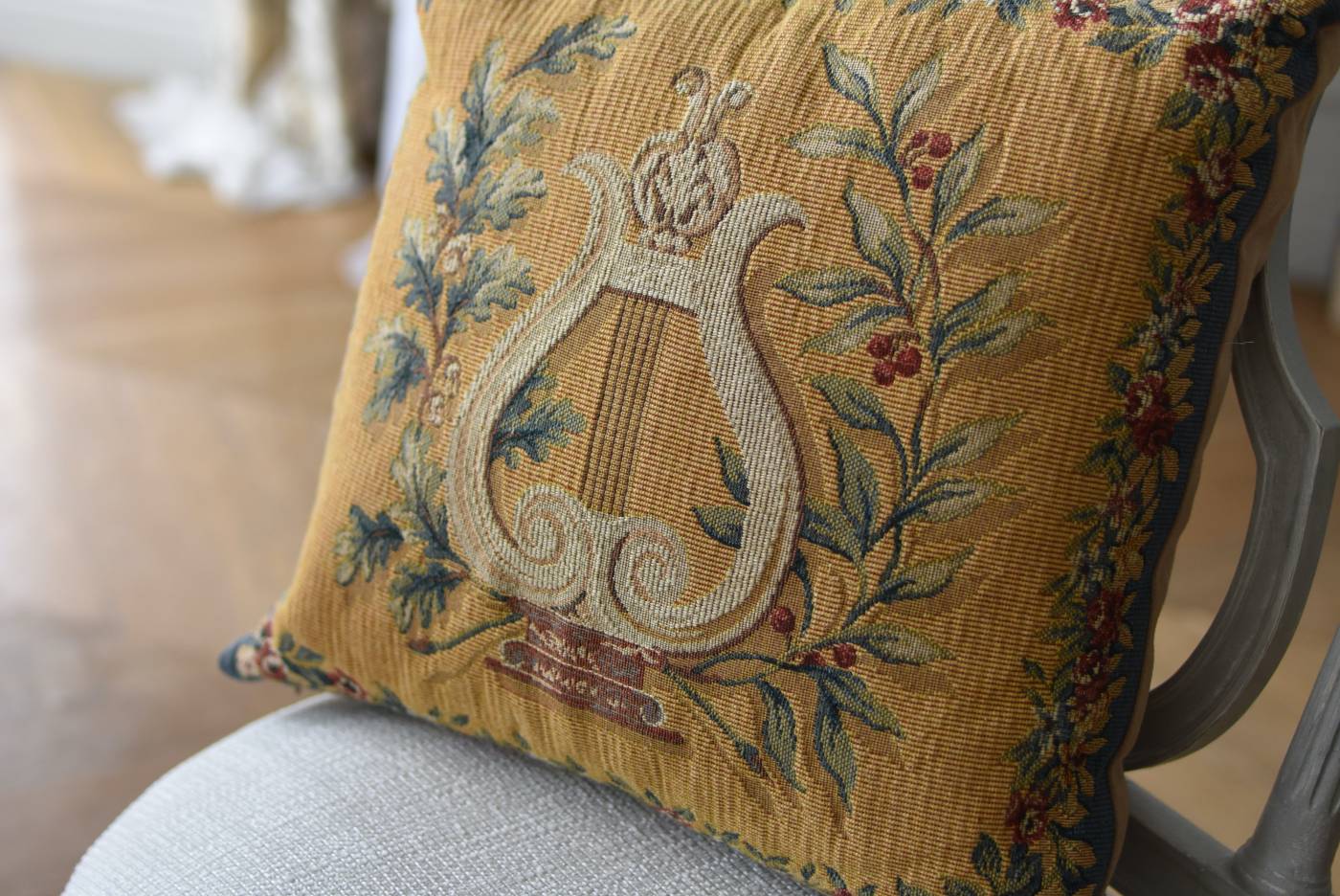 フランスヴィンテージ雑貨 刺繍入りクッション ヴィンテージファブリック