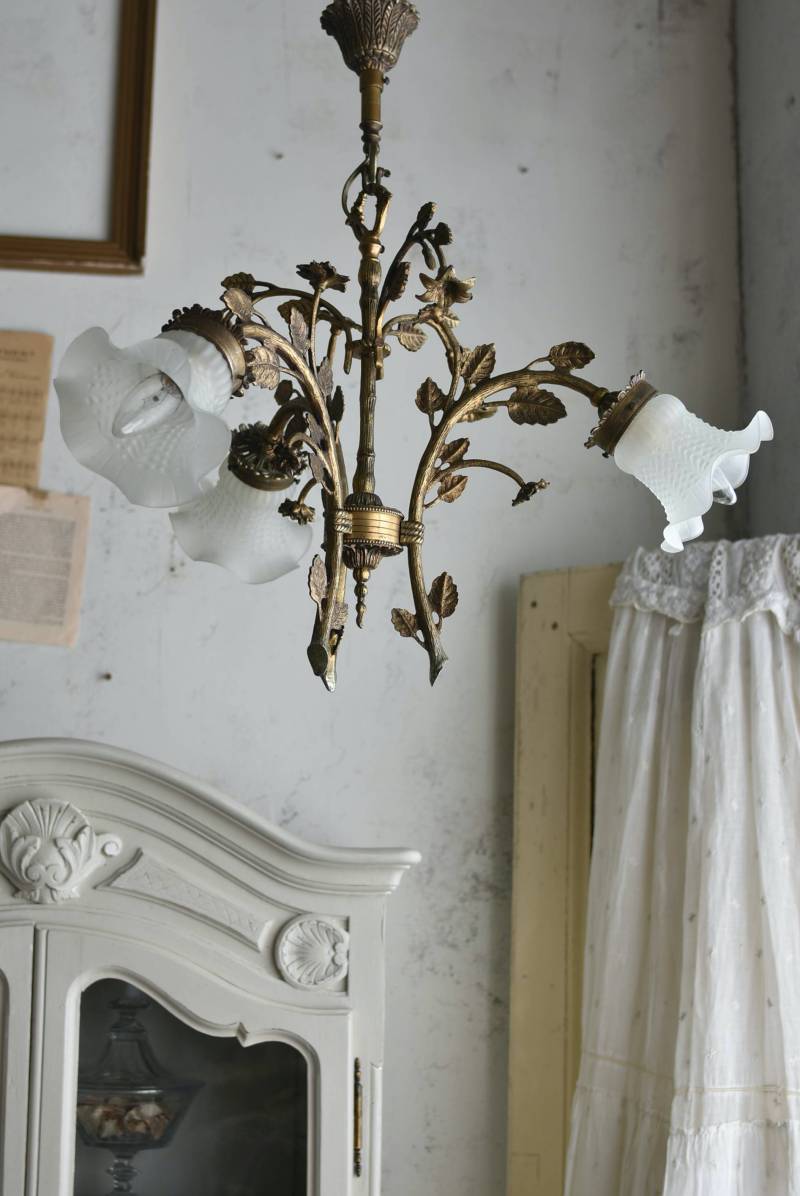 フランスアンティーク照明 3灯シャンデリア.15 ガラスシェードランプ