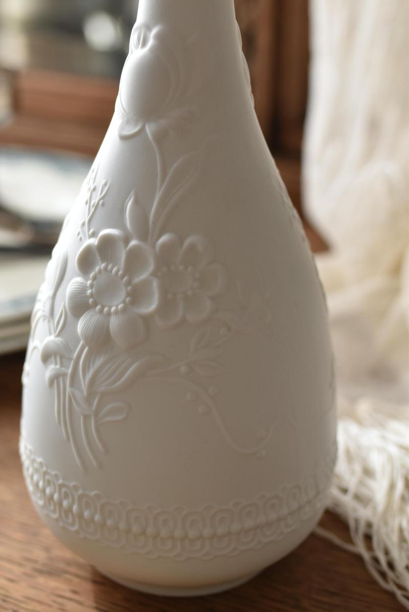 フラワーベース.White ドイツヴィンテージ雑貨 KAISER 白磁器 花器