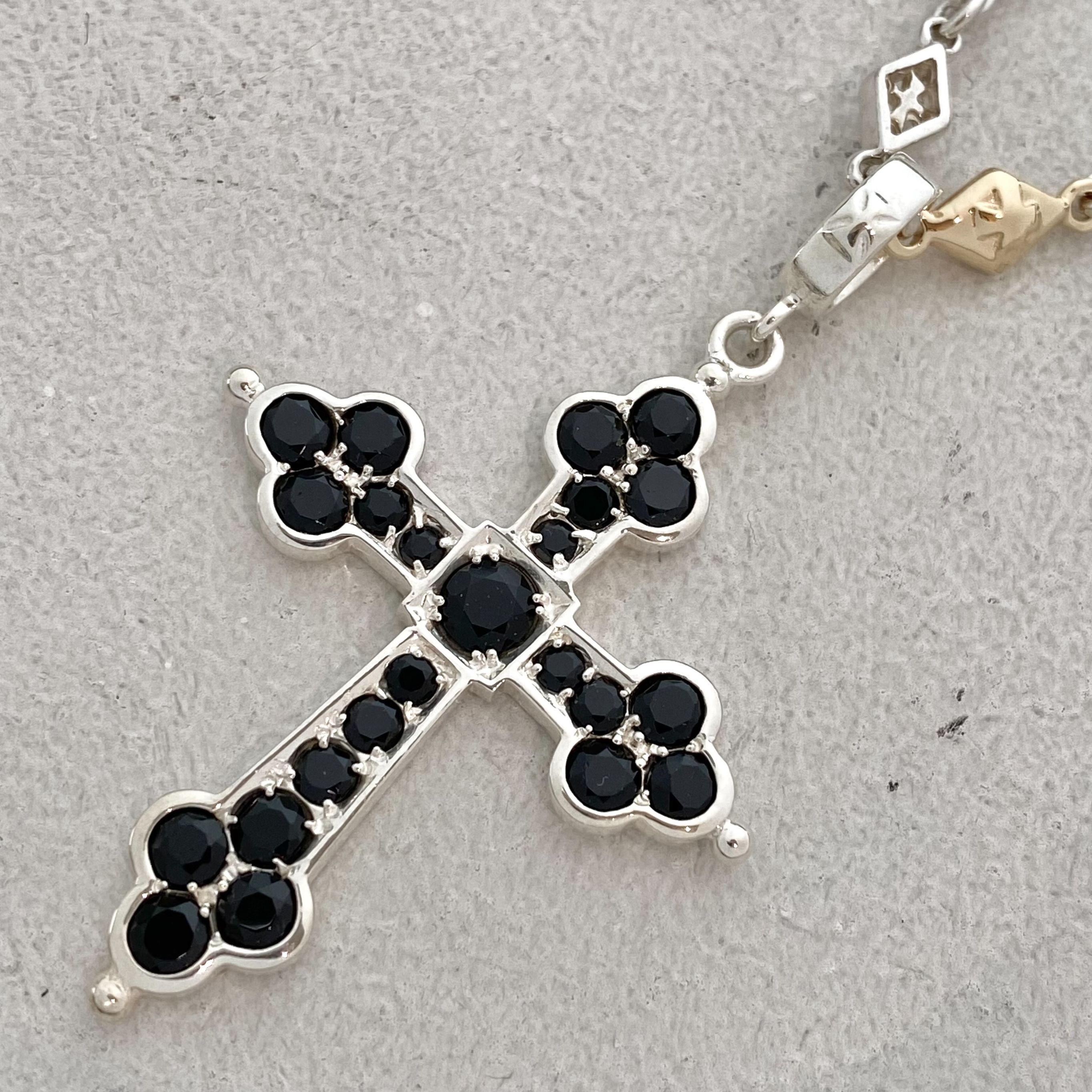 LARGE GOTHIC CROSS PENDANT Silver / Onyx PENDANT（ペンダント