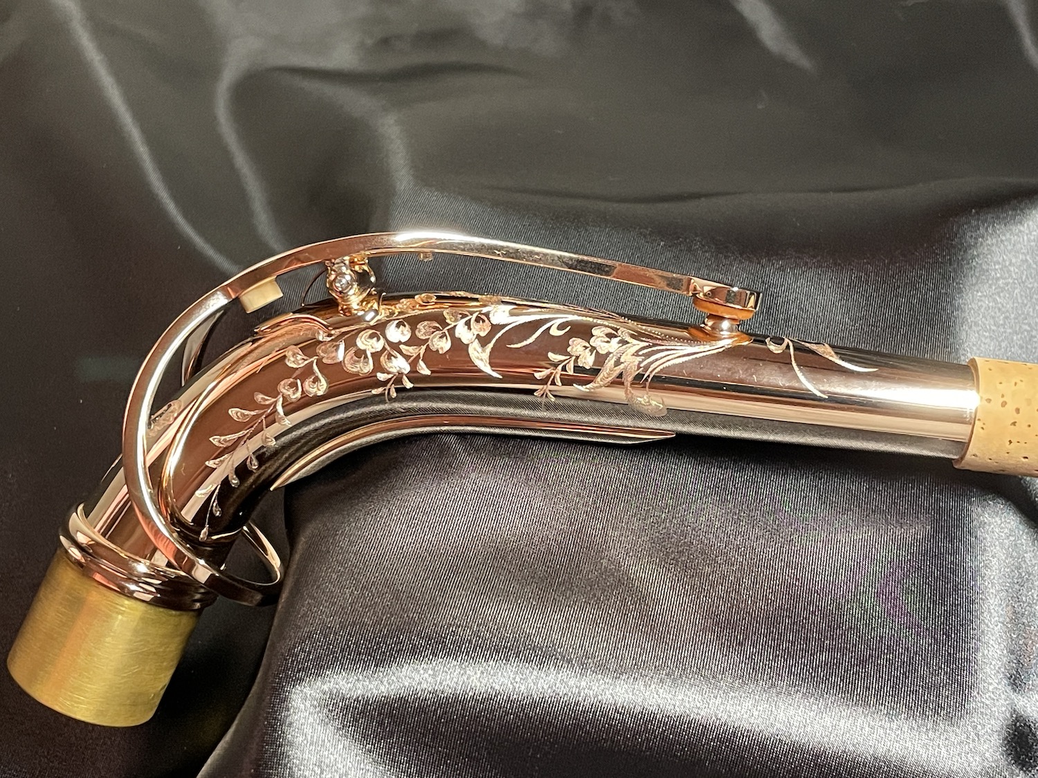 サックスのネックに『藤の花』が咲く | LOVE & HAPPINESS 森脇康晴_