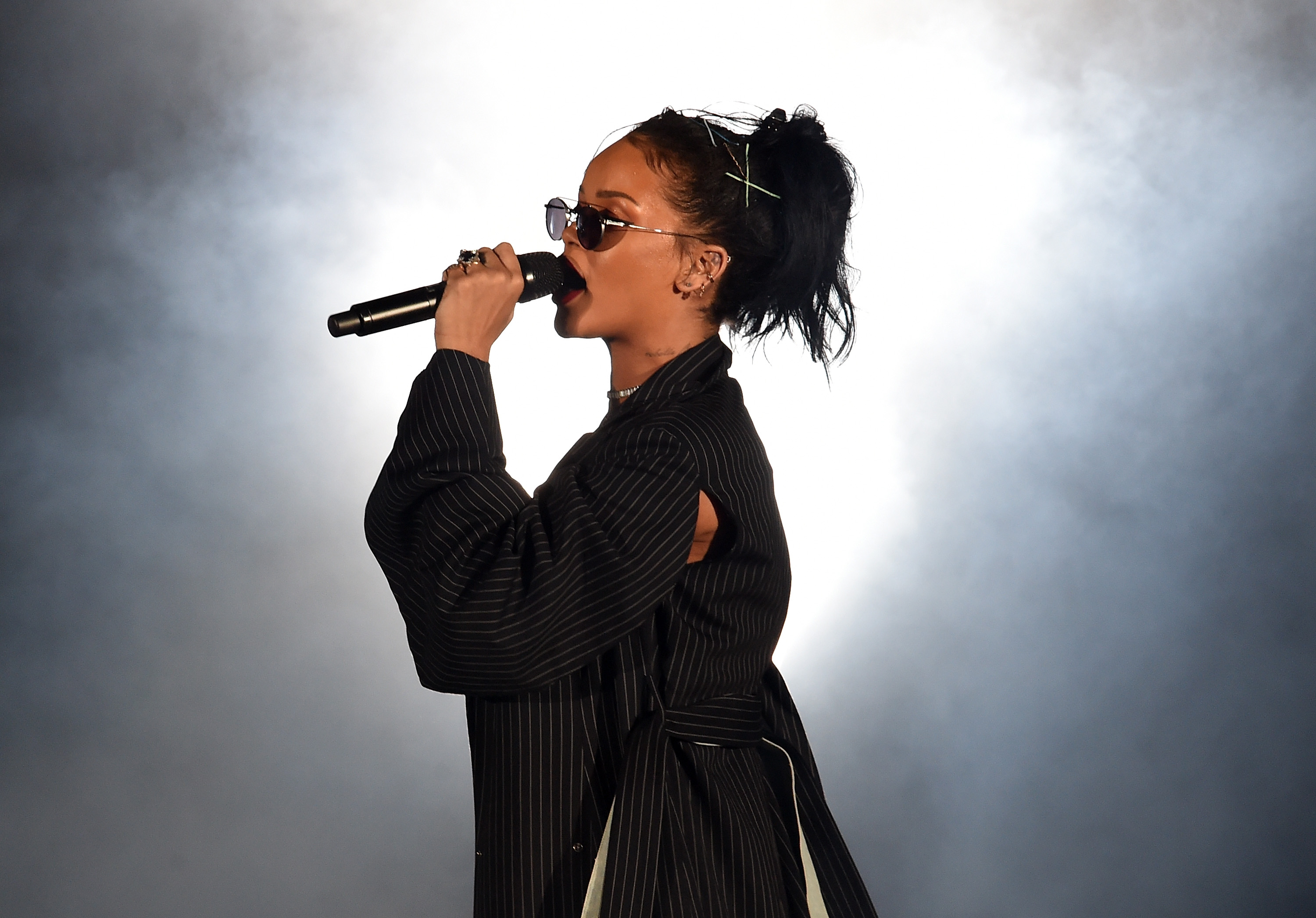 Rihanna Announces 'Anti' World Tour & That Will Get Fans Hyped For