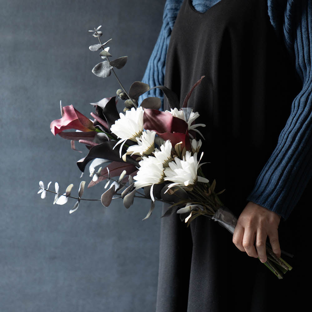 アーティフィシャルフラワー スタイリッシュな大人カラーブーケ