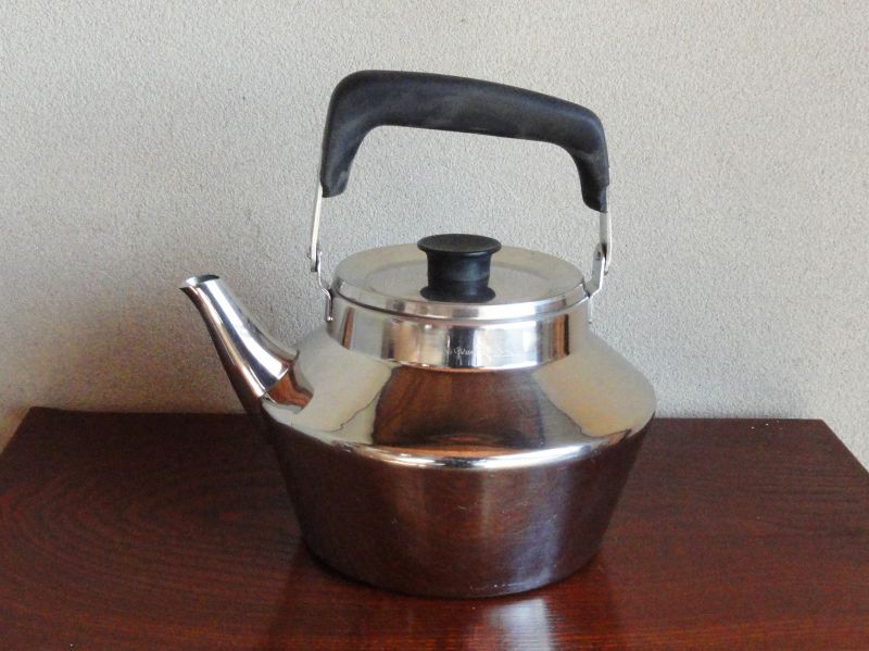 Sigvard Bernadotteデザイン/ステンレスケトル（1,5L)/北欧雑貨