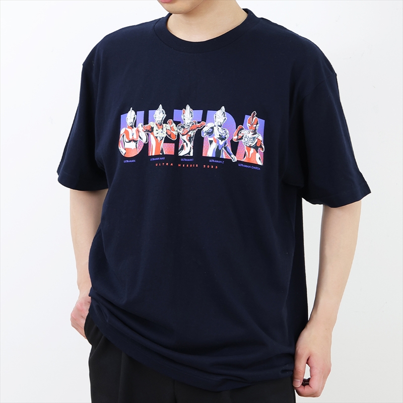 Tシャツ ウルトラヒーローズ 2025《ウルトラマンSHOP限定》 – 円谷