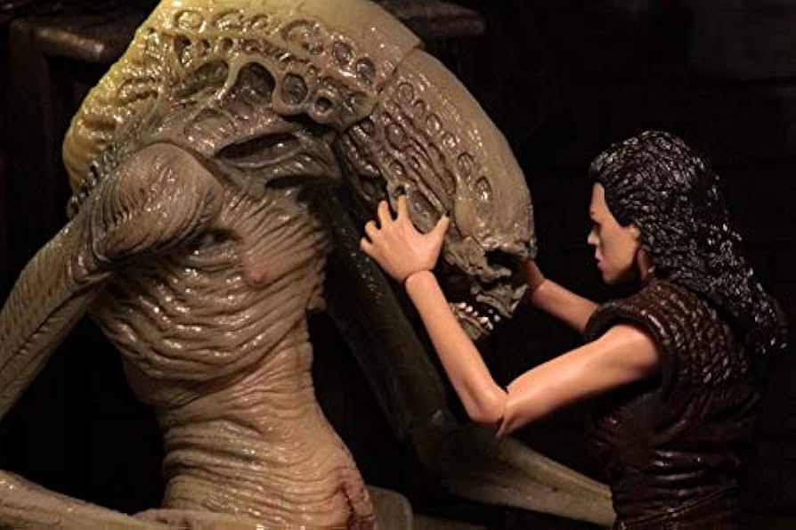 Amazon.com: NECAA 51654 Aliens 7