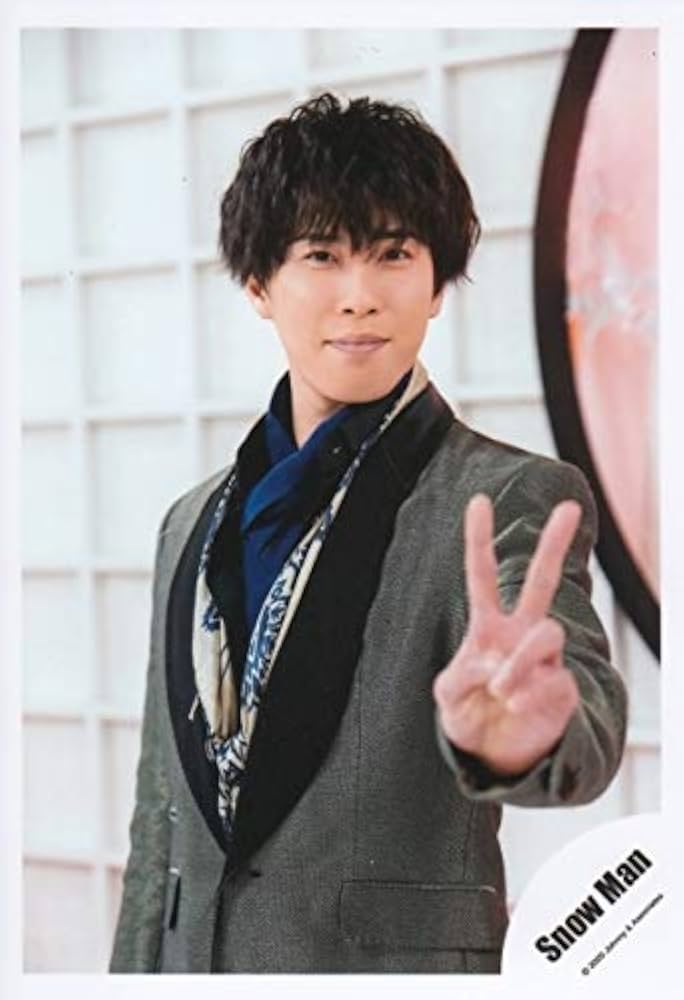 Amazon.co.jp: Snow Man 公式 生 写真（宮舘涼太）SM00432 : おもちゃ