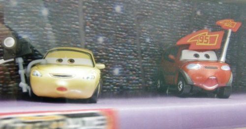 Amazon.co.jp: Diseney Cars スピードウェイ ピストンカップナイツ 9個