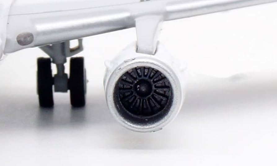 Amazon.com: JC Wings J-Air EMBRAER E170-100STD JA220J 1/200