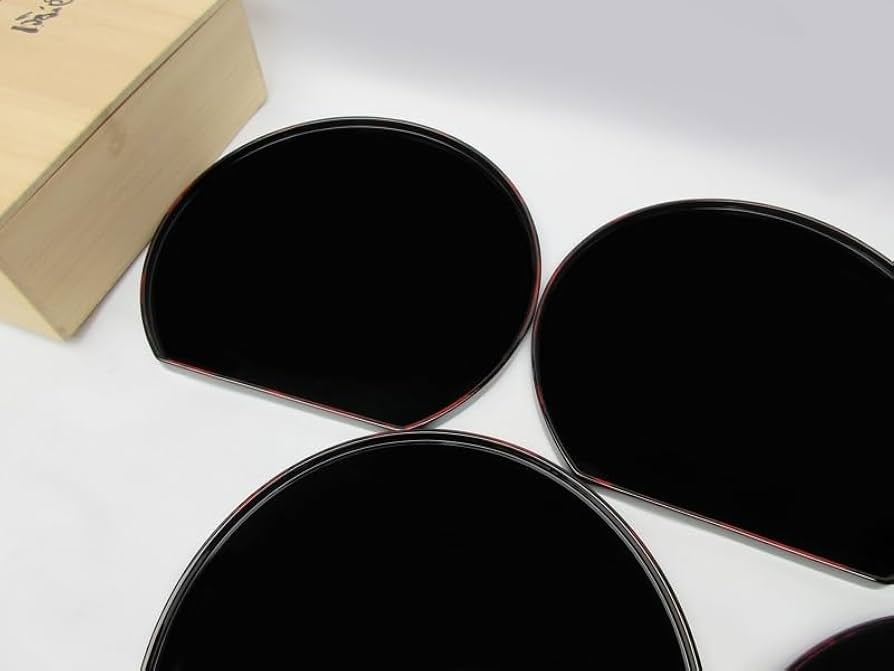 Amazon.co.jp: 輪島塗 半月盆 □ 輪堂 卓上膳 折敷 約37.8×約34cm 5客