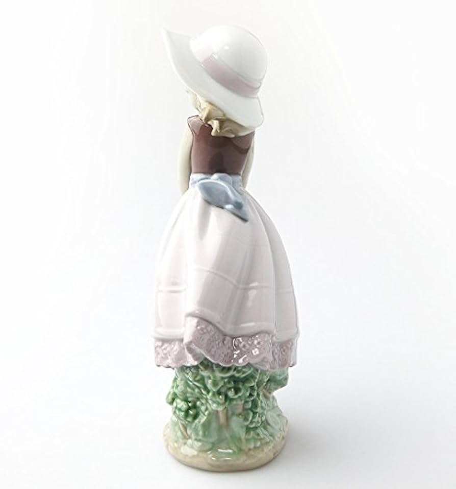 Amazon.co.jp: リヤドロ (LLADRO) 人形 花の小径 8246 [並行輸入品